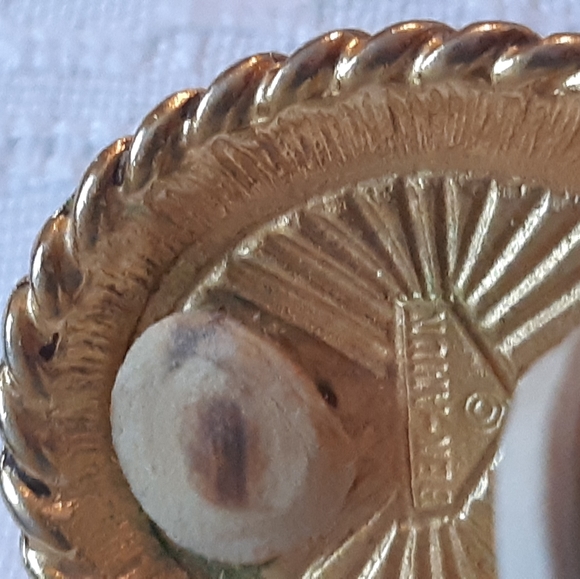 BEN-AMUN Clip-on Earrings - Picture 3 of 8